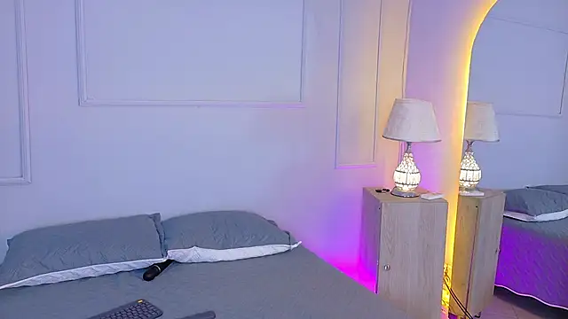 Snapshot of ElectraScot chatting on 11-21-25, 08:07 ElectraScot online show from 11-21-25, 08:07