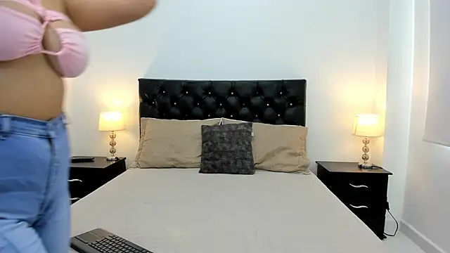 Alejandra rossi1 online show from 10-04-25, 07:12