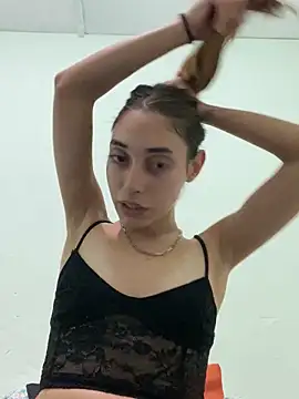 loirinhaaa online show from 10-12-25, 02:21