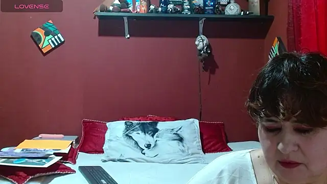 Snapshot of Sasharosee2 chatting on 11-30-25, 02:43 Sasharosee2 online show from 11-30-25, 02:43