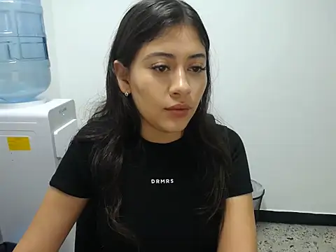 Alice-08 online show from 05-28-26, 08:17