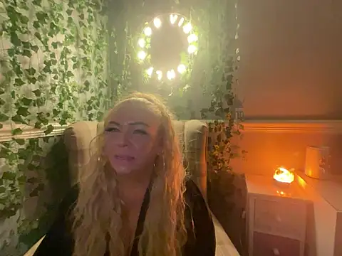 BonnyDesire online show from 10-01-25, 06:36