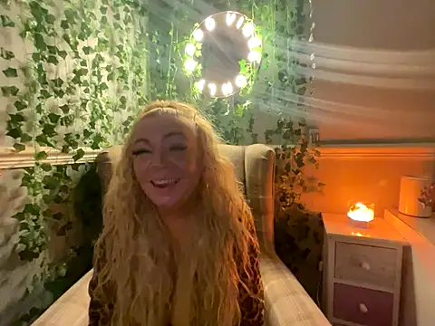 BonnyDesire online show from 10-02-25, 06:26