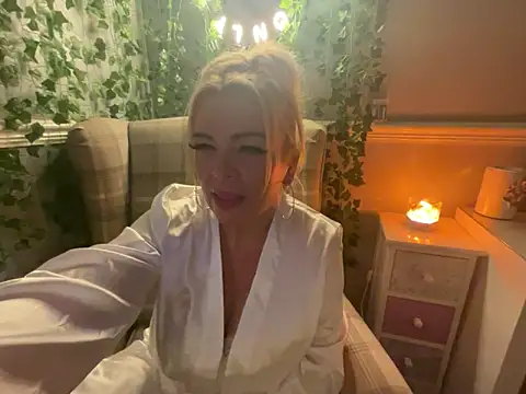 BonnyDesire online show from 10-11-25, 07:34