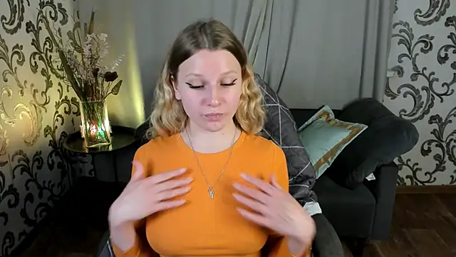 Snapshot of _Velvet_peach_ chatting on 10-21-25, 11:55 Velvet peach online show from 10-21-25, 11:55