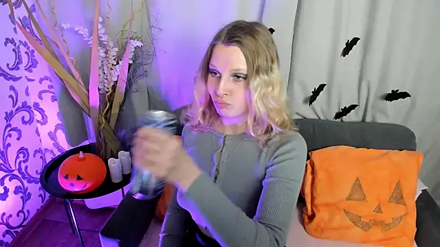 Snapshot of _Velvet_peach_ chatting on 11-02-25, 11:01 Velvet peach online show from 11-02-25, 11:01