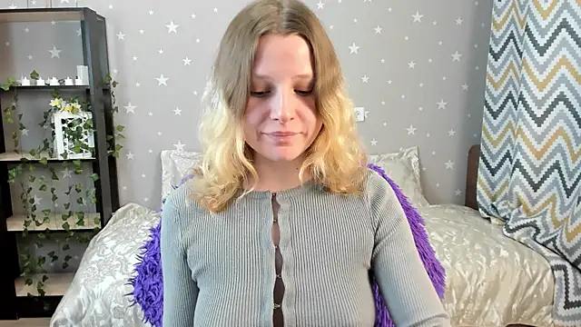 Snapshot of _Velvet_peach_ chatting on 12-18-25, 11:16 Velvet peach online show from 12-18-25, 11:16