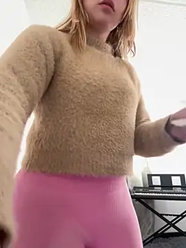 Snapshot of IamCatalina888 chatting on 10-21-25, 07:47 IamCatalina888 online show from 10-21-25, 07:47