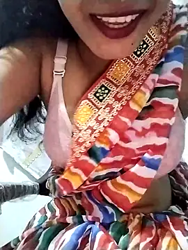 Snapshot of ms-naina chatting on 11-04-25, 07:02 ms-naina online show from 11-04-25, 07:02