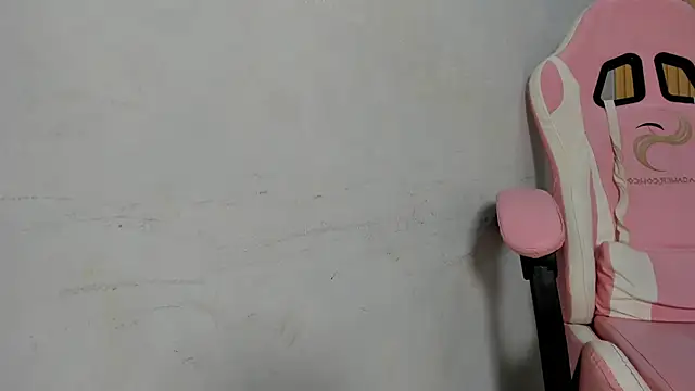 Dakota x18 online show from 10-15-25, 08:09