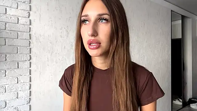 Snapshot of DarkSignal chatting on 09-19-25, 09:11 DarkSignal online show from 09-19-25, 09:11