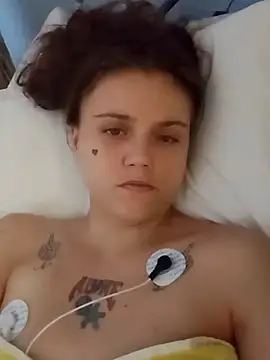 Snapshot of cicithtbitch chatting on 10-29-25, 05:36 cicithtbitch online show from 10-29-25, 05:36