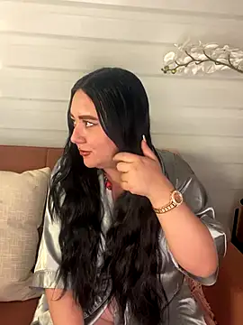 Ssusann Pink online show from 10-24-25, 04:20