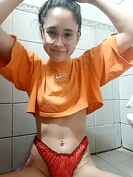 Snapshot of linameii chatting on 11-13-25, 04:00 linameii online show from 11-13-25, 04:00