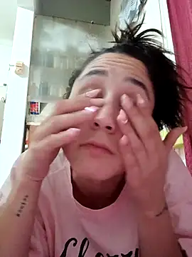 Snapshot of linameii chatting on 12-04-25, 02:21 linameii online show from 12-04-25, 02:21