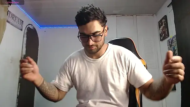 Snapshot of Chrys_harris77 chatting on 11-26-25, 08:10 Chrys harris77 online show from 11-26-25, 08:10