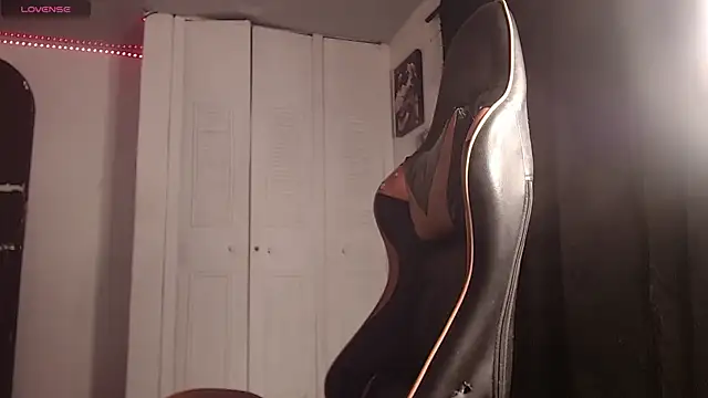 Snapshot of Chrys_harris77 chatting on 11-28-25, 01:52 Chrys harris77 online show from 11-28-25, 01:52