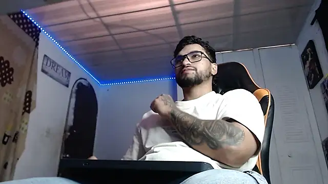 Snapshot of Chrys_harris77 chatting on 12-04-25, 07:00 Chrys harris77 online show from 12-04-25, 07:00