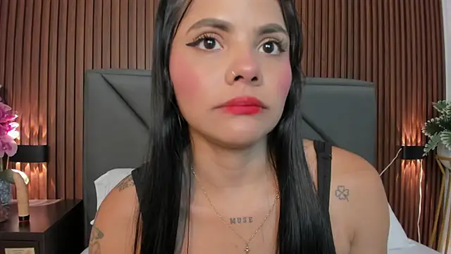 molly lovee  online show from 04-11-26, 06:45