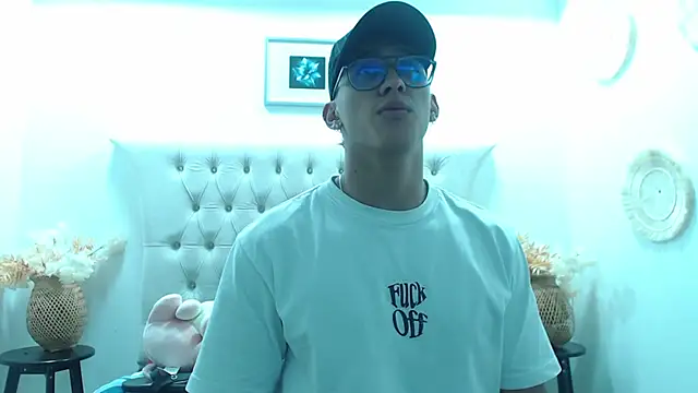 SalvadorFit online show from 12-04-25, 08:28