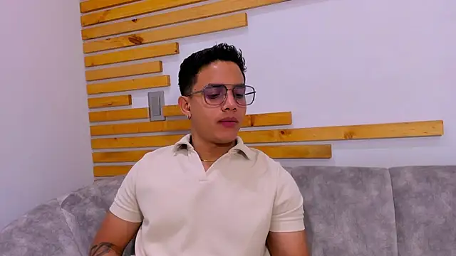 axel vega online show from 10-06-25, 01:19