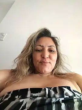 Lunita86 online show from 02-09-26, 01:15