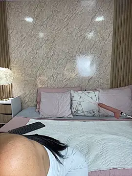 Snapshot of LawGoldman chatting on 12-14-25, 04:07 LawGoldman online show from 12-14-25, 04:07