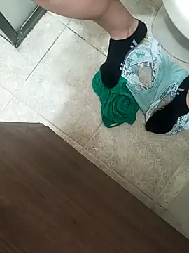 Snapshot of jenpaoo6- chatting on 10-22-25, 02:39 jenpaoo6- online show from 10-22-25, 02:39