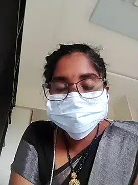 Snapshot of Mahaitha chatting on 09-25-25, 08:18 Mahaitha online show from 09-25-25, 08:18