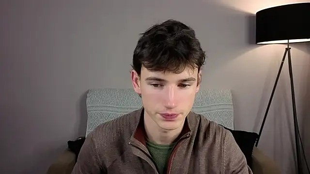 Max Foks online show from 12-19-25, 06:42