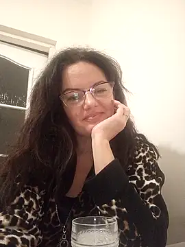 ValeriaLove43211 online show from 10-02-25, 06:37