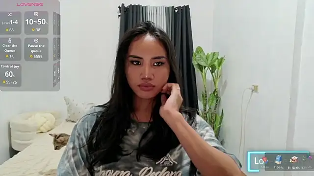 Divine Goddesss online show from 04-25-26, 03:53