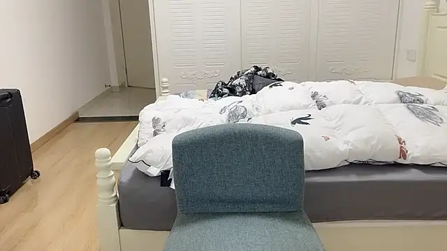 xlong00099 online show from 11-07-25, 12:49