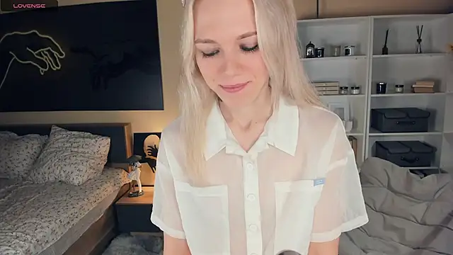 DianeHonnette online show from 10-05-25, 07:23