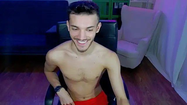 Snapshot of DominicValente chatting on 10-26-25, 04:46 DominicValente online show from 10-26-25, 04:46