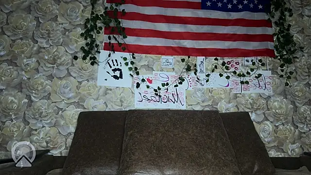 sweeet strawberies online show from 10-08-25, 05:10