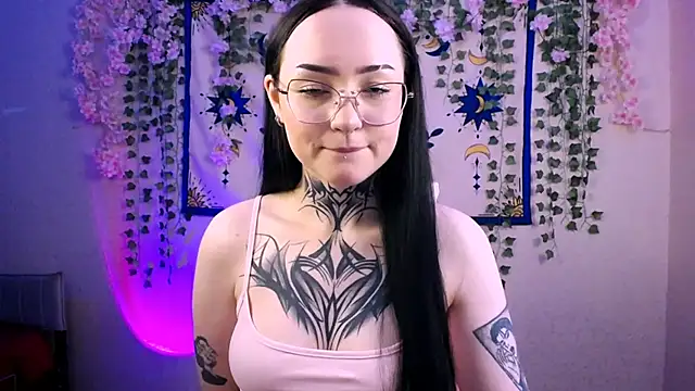 Snapshot of MollyKissy chatting on 04-10-26, 04:06 MollyKissy online show from 04-10-26, 04:06