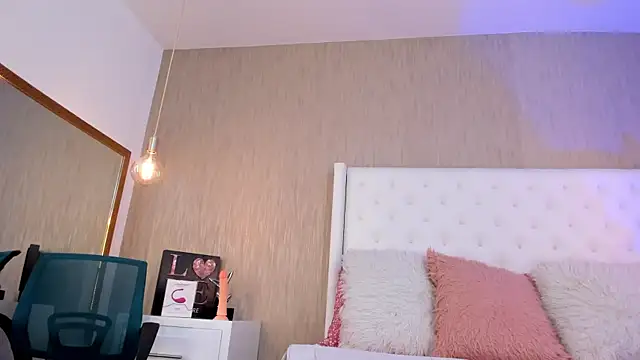 Lucy Lu17 online show from 09-18-25, 12:29