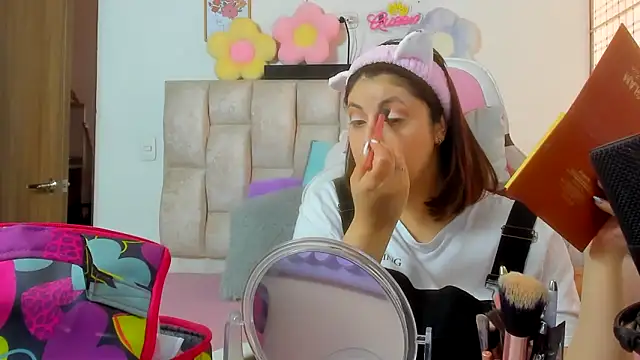 queenalexxa111 online show from 12-18-25, 05:41