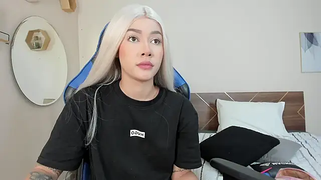 Snapshot of SofiaClarkson chatting on 10-18-25, 01:45 SofiaClarkson online show from 10-18-25, 01:45