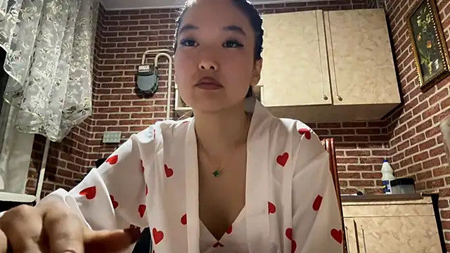 EmmaLeexth online show from 09-18-25, 02:19