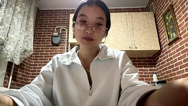 EmmaLeexth online show from 09-29-25, 01:27