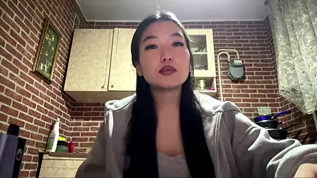 EmmaLeexth online show from 01-14-26, 02:44