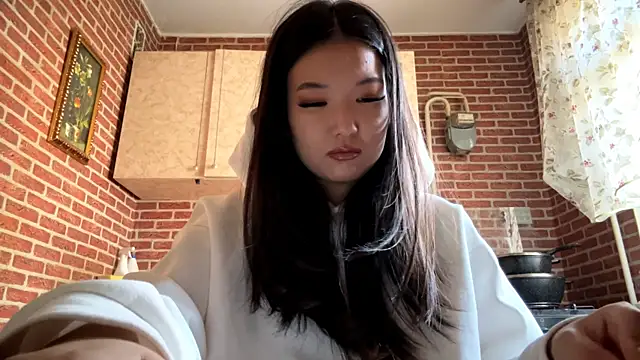 EmmaLeexth online show from 03-26-26, 10:21