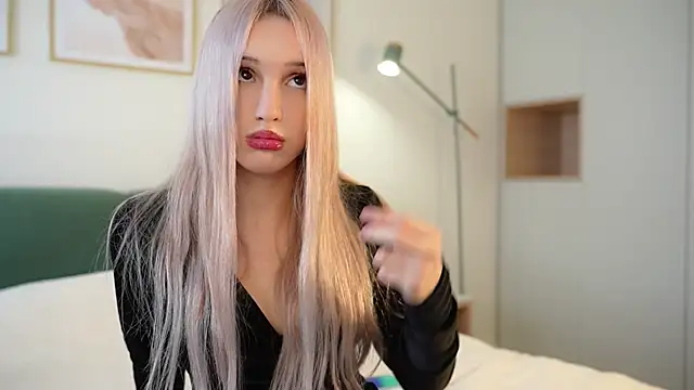 Snapshot of Laura_Obsidian chatting on 09-22-25, 08:05 Laura Obsidian online show from 09-22-25, 08:05