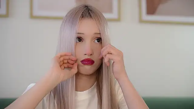 Snapshot of Laura_Obsidian chatting on 09-30-25, 07:46 Laura Obsidian online show from 09-30-25, 07:46