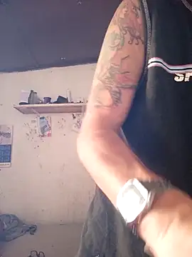 Snapshot of Lionardovssf35 chatting on 12-04-25, 03:43 Lionardovssf35 online show from 12-04-25, 03:43