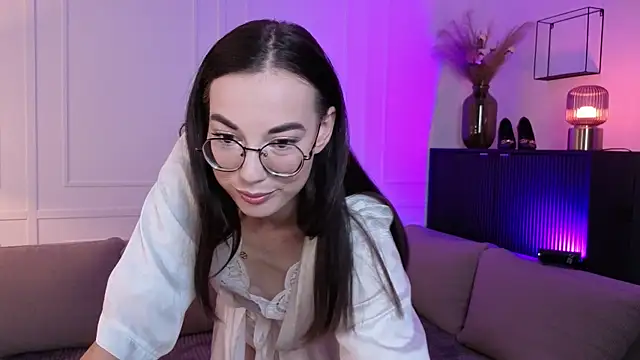 Snapshot of EmmaJakson chatting on 09-18-25, 03:47 EmmaJakson online show from 09-18-25, 03:47