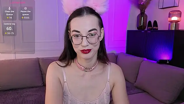 Snapshot of EmmaJakson chatting on 09-27-25, 02:11 EmmaJakson online show from 09-27-25, 02:11