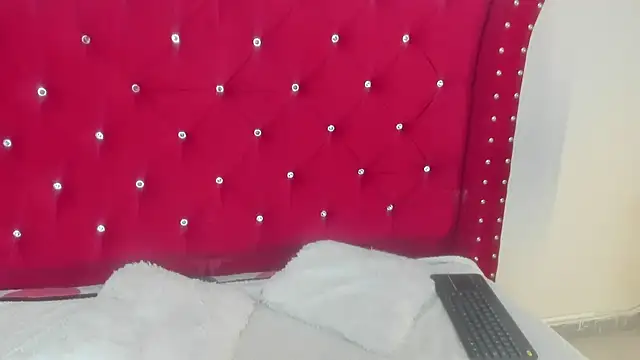 Snapshot of sky-ls chatting on 09-22-25, 03:36 sky-ls online show from 09-22-25, 03:36